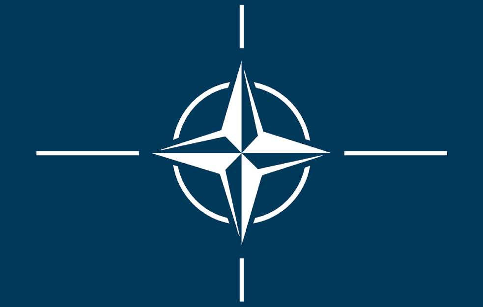 NATO mora da se rasformira kako bi nastupio mir, tvrdi francuski političar